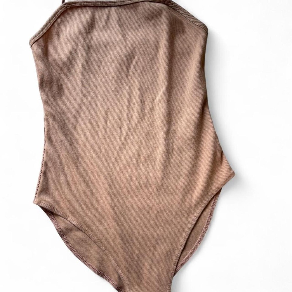 Wild Fable Nude Beige Ribbed Cami Bodysuit Womens Small Spaghetti Strap Snap